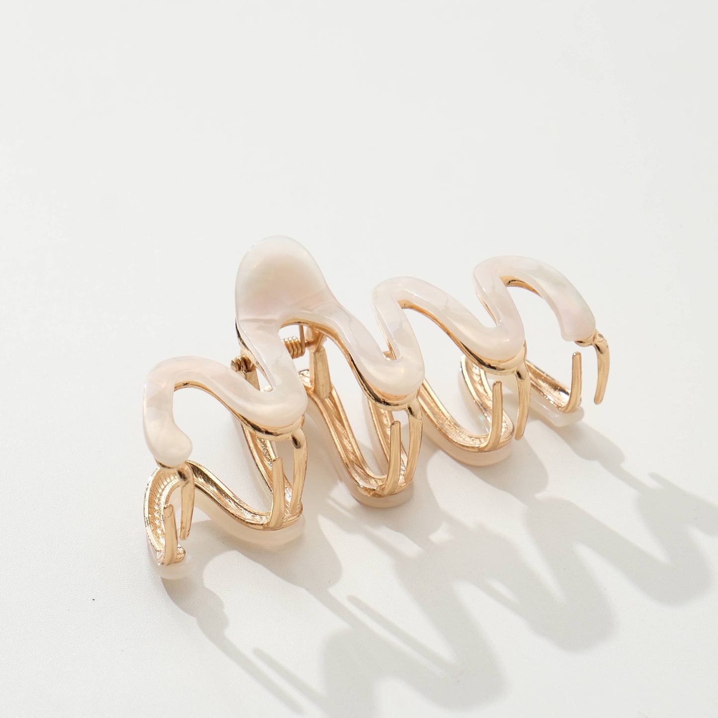 Willow Core Metal Squiggle Claw Clip