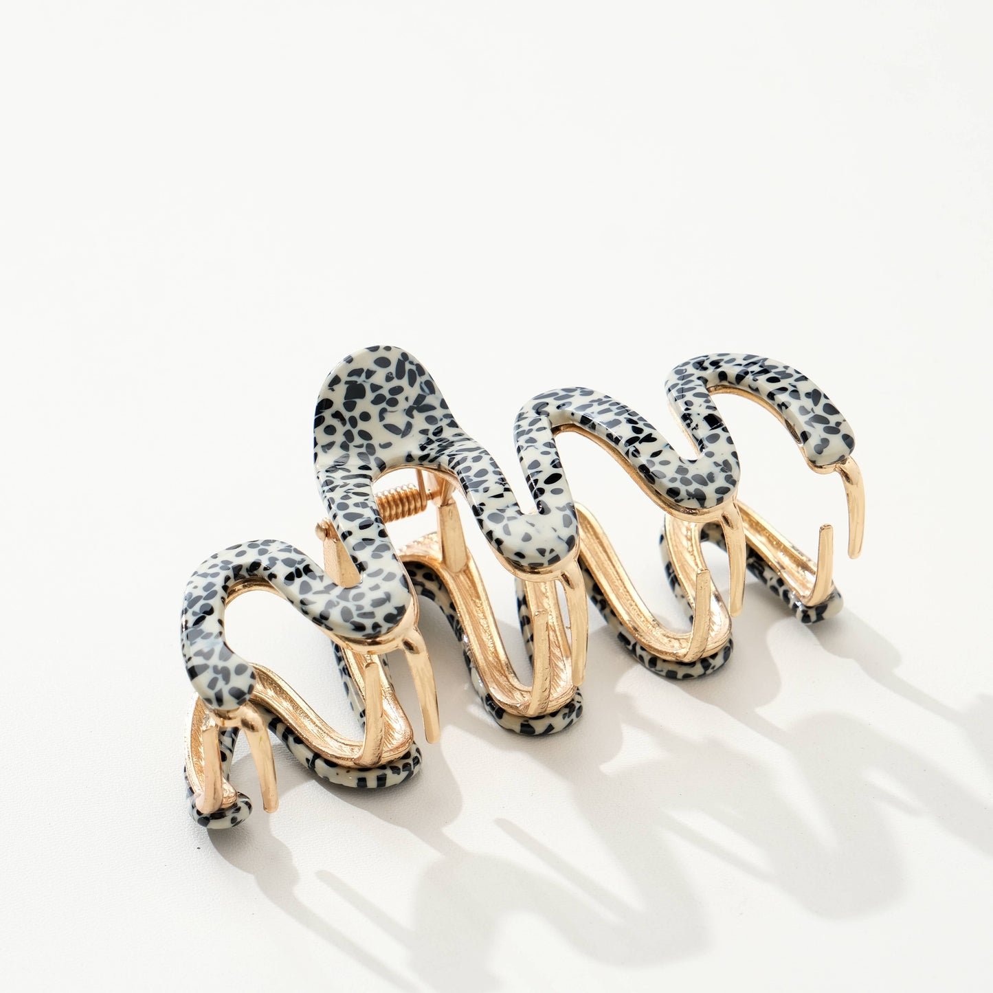 Willow Core Metal Squiggle Claw Clip